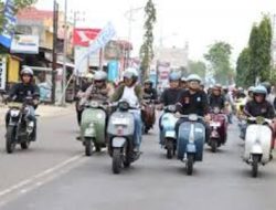 Pawai Kemerdekaan Komunitas Vespa Semarakkan HUT ke-80 RI di Sidrap