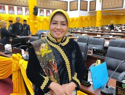 Dr. Muhammad Sabri Ingatkan Lulusan STKIP Veteran Sidrap untuk Gunakan Ilmu bagi Masyarakat